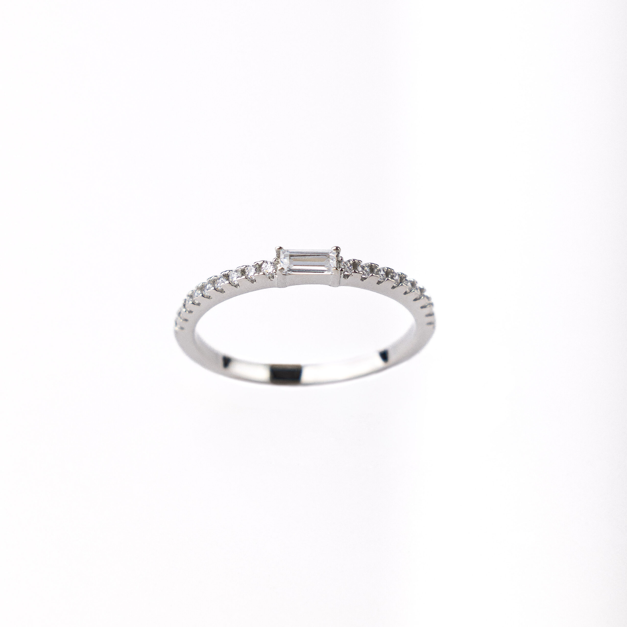 Bague argent 925 sertie d'une pierre rose ou blanche. Bijou femme élégant Isadora